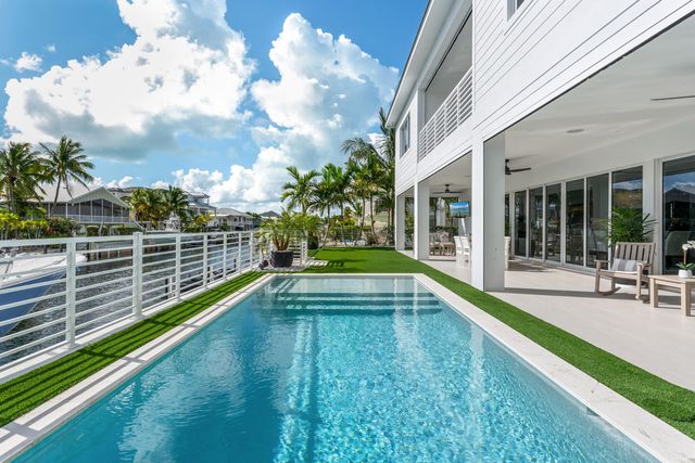 W 88 Plaza Del Lago, Lower Matecumbe, FL 33036