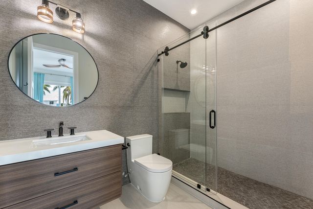 W 88 Plaza Del Lago, Lower Matecumbe, FL 33036