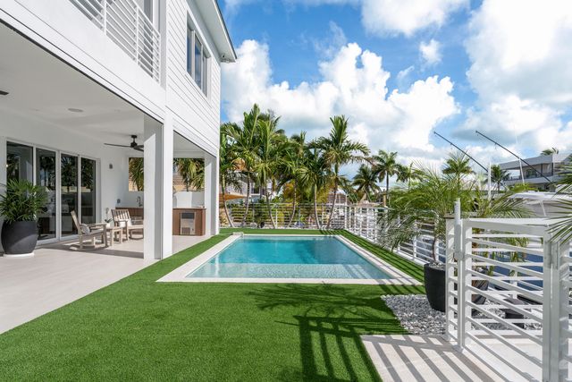 W 88 Plaza Del Lago, Lower Matecumbe, FL 33036