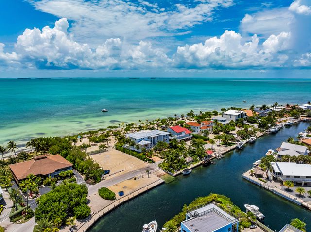 W 88 Plaza Del Lago, Lower Matecumbe, FL 33036