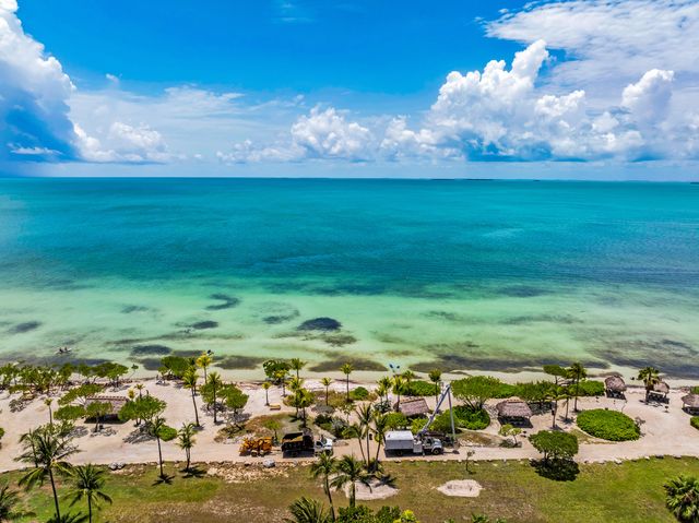 W 88 Plaza Del Lago, Lower Matecumbe, FL 33036