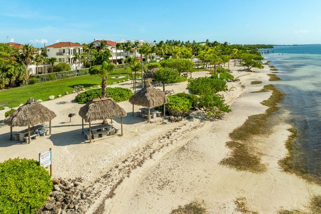 W 88 Plaza Del Lago, Lower Matecumbe, FL 33036