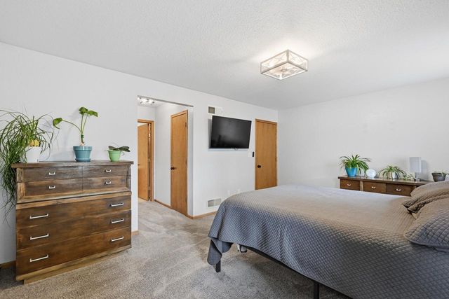 925 E Fitzsimmons ROAD, Oak Creek, WI 53154