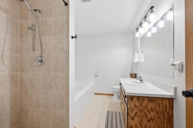 925 E Fitzsimmons ROAD, Oak Creek, WI 53154
