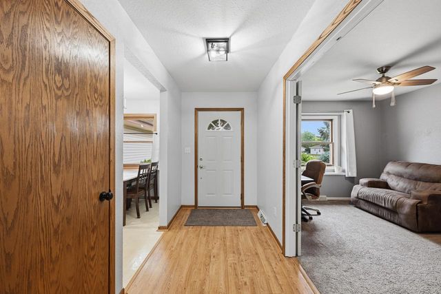 925 E Fitzsimmons ROAD, Oak Creek, WI 53154