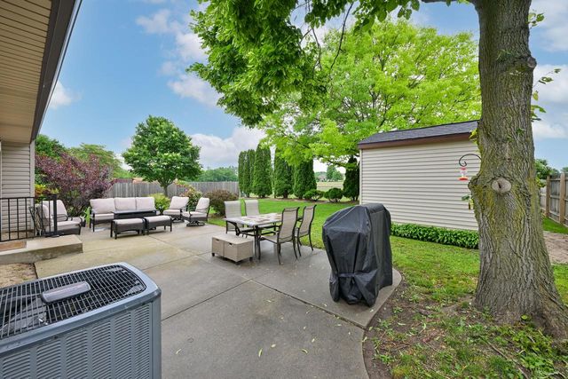 925 E Fitzsimmons ROAD, Oak Creek, WI 53154