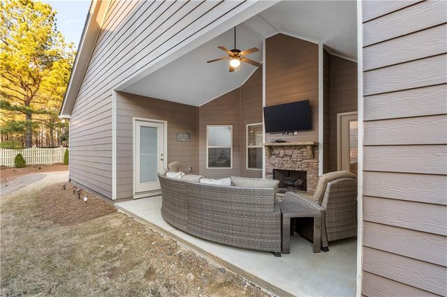 104 Willow Creek Trail, Dallas, GA 30132