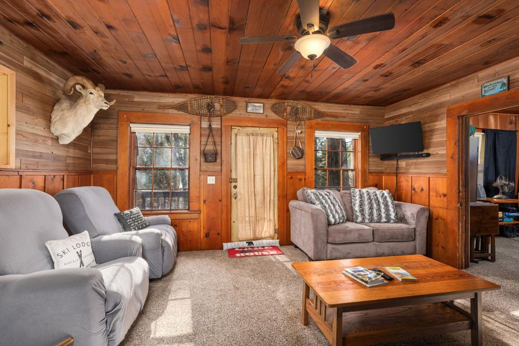 Image 14 of property listing at 42032 Hemlock Lane, Shaver Lake, CA 93664