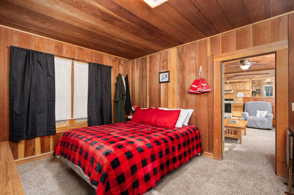 Image 21 of property listing at 42032 Hemlock Lane, Shaver Lake, CA 93664