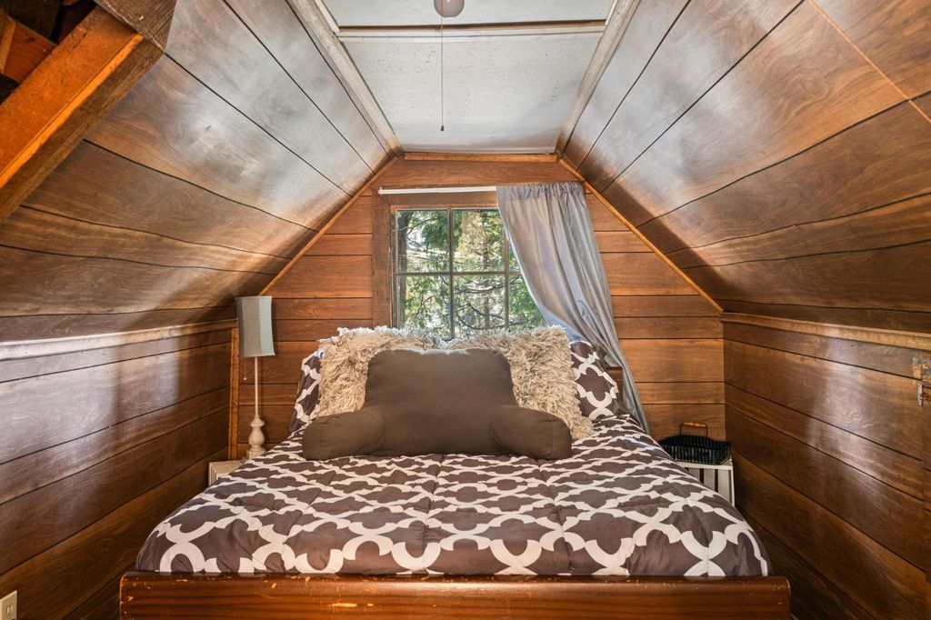 Image 22 of property listing at 42032 Hemlock Lane, Shaver Lake, CA 93664