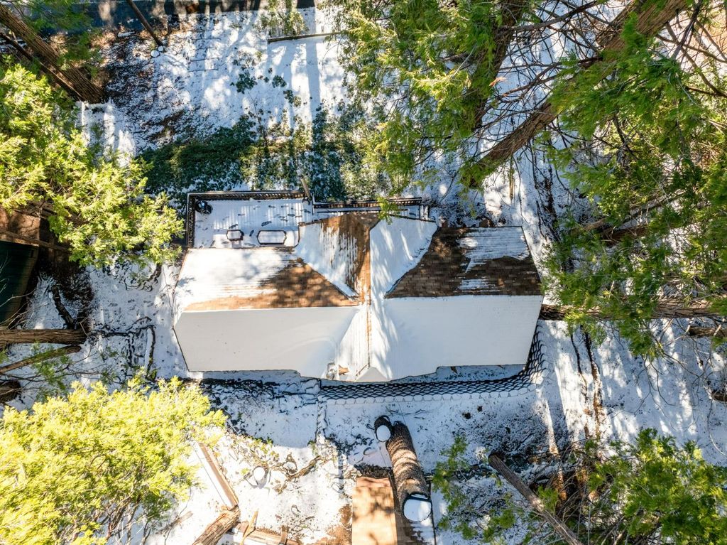 Image 23 of property listing at 42032 Hemlock Lane, Shaver Lake, CA 93664