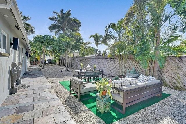 618 NE 20th St 1, Fort Lauderdale, FL 33305