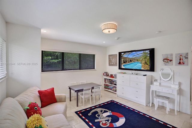 9890 SW 138th St, Miami, FL 33176