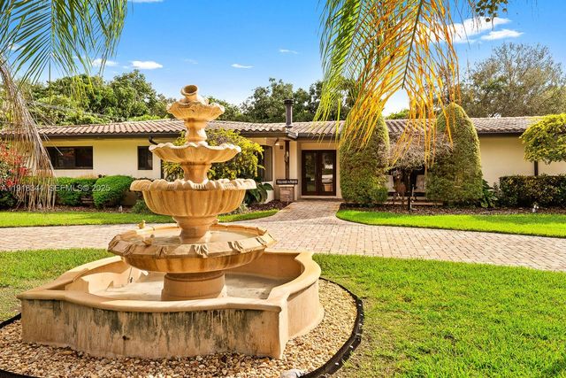 9890 SW 138th St, Miami, FL 33176