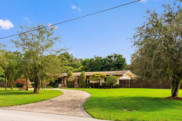 9890 SW 138th St, Miami, FL 33176