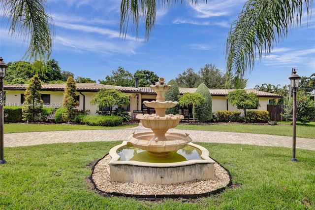 9890 SW 138th St, Miami, FL 33176