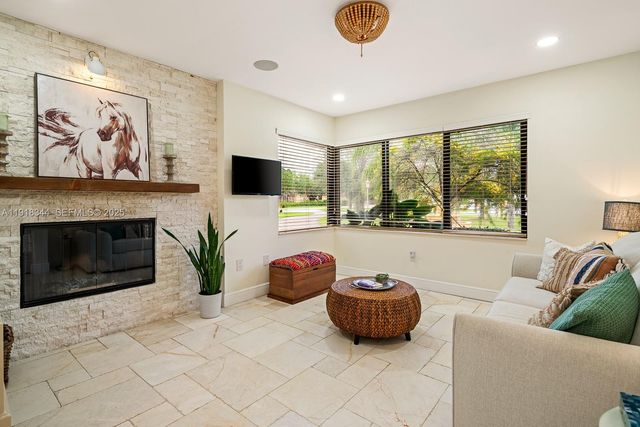 9890 SW 138th St, Miami, FL 33176