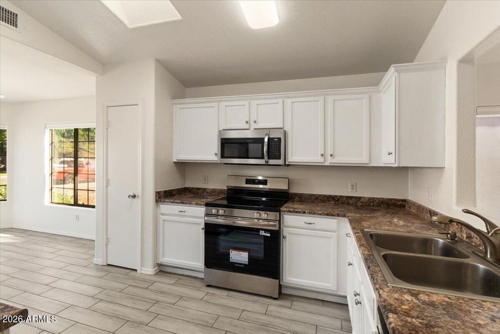 8575 W RUE DE LAMOUR --, Peoria, AZ 85381 — photo 5