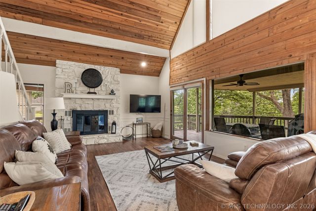 4332 W Roadrunner, Hulbert, OK 74441