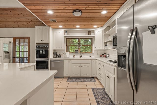 4332 W Roadrunner, Hulbert, OK 74441