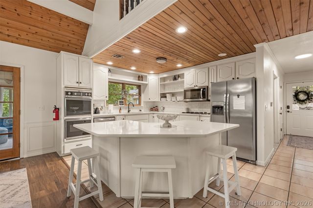 4332 W Roadrunner, Hulbert, OK 74441