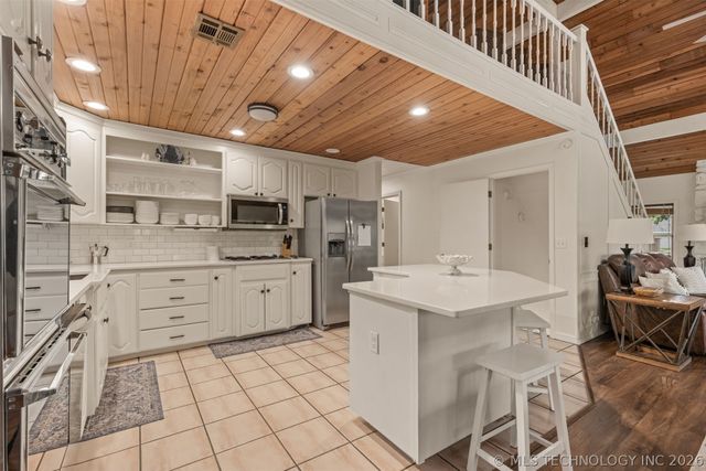 4332 W Roadrunner, Hulbert, OK 74441