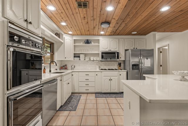 4332 W Roadrunner, Hulbert, OK 74441