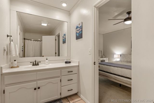 4332 W Roadrunner, Hulbert, OK 74441