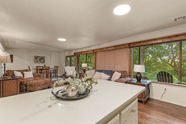 4332 W Roadrunner, Hulbert, OK 74441