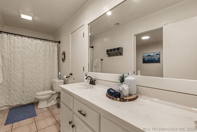 4332 W Roadrunner, Hulbert, OK 74441