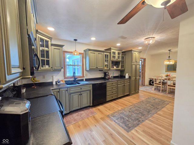 1912 S 31st Street, Terre Haute, IN 47803