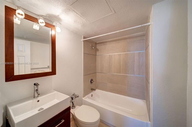 1500 Bay Rd S-1170, Miami Beach, FL 33139