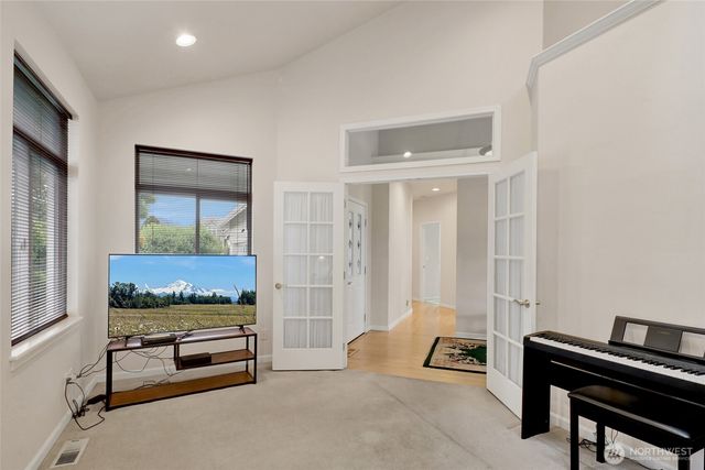 585 E Maberry Drive, Lynden, WA 98264