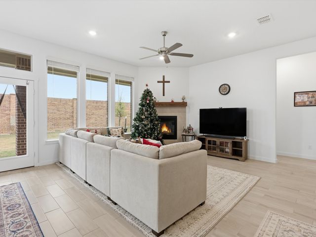 541 Breeds Hill Road, Little Elm, TX 75068