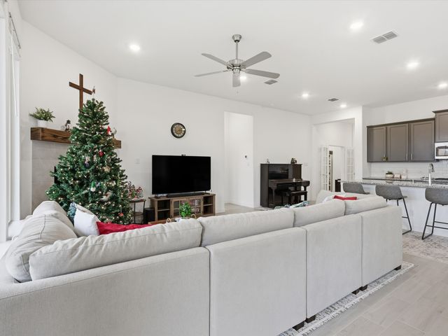 541 Breeds Hill Road, Little Elm, TX 75068