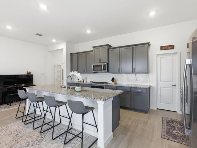 541 Breeds Hill Road, Little Elm, TX 75068