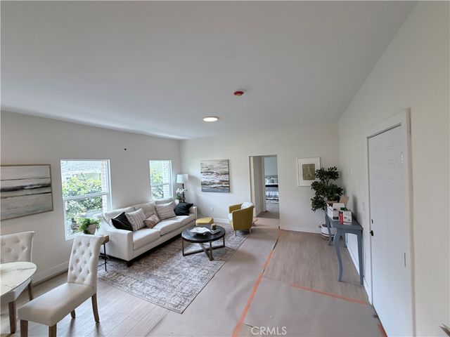 125 W Chestnut 202, Glendale, CA 91204