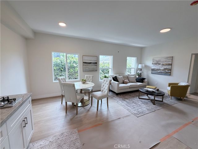 125 W Chestnut 202, Glendale, CA 91204