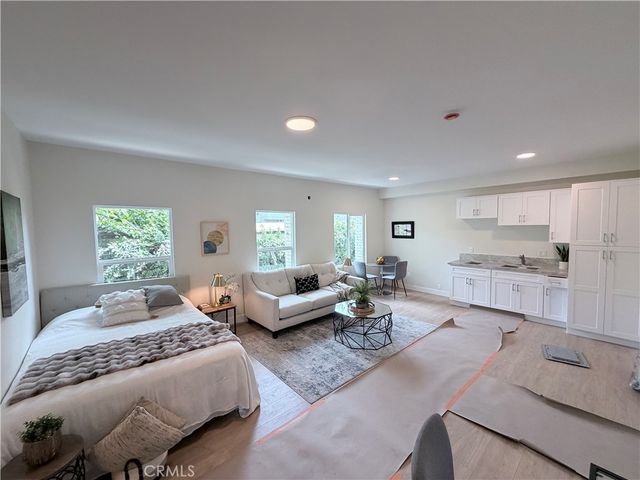 125 W Chestnut 202, Glendale, CA 91204