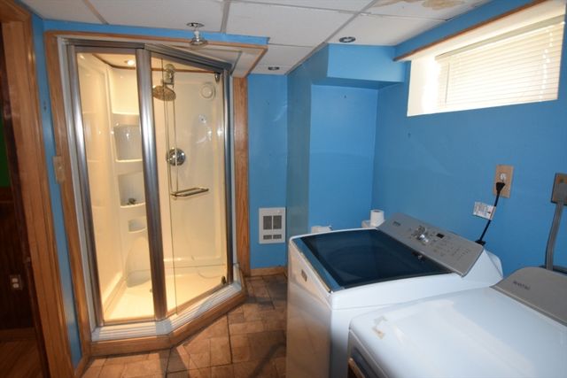 71 Rockefeller St, Randolph, MA 02368