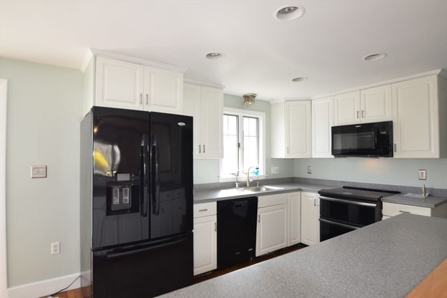 71 Rockefeller St, Randolph, MA 02368