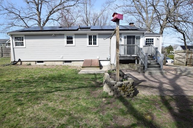 71 Rockefeller St, Randolph, MA 02368