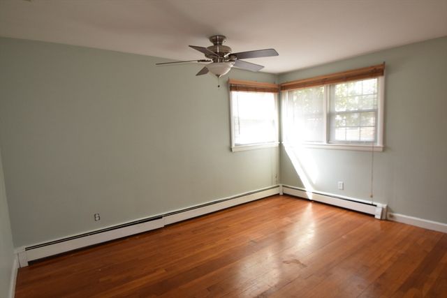 71 Rockefeller St, Randolph, MA 02368