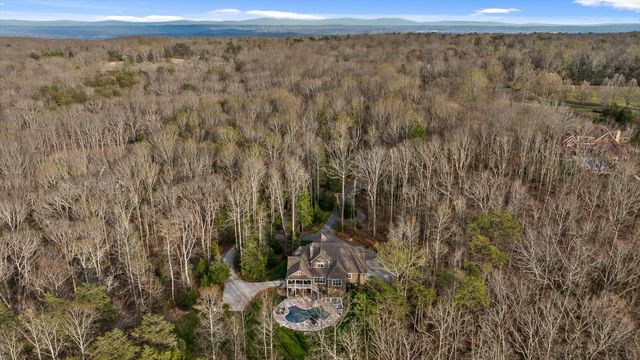 5426 Summerfield Lane, Signal Mountain, TN 37377