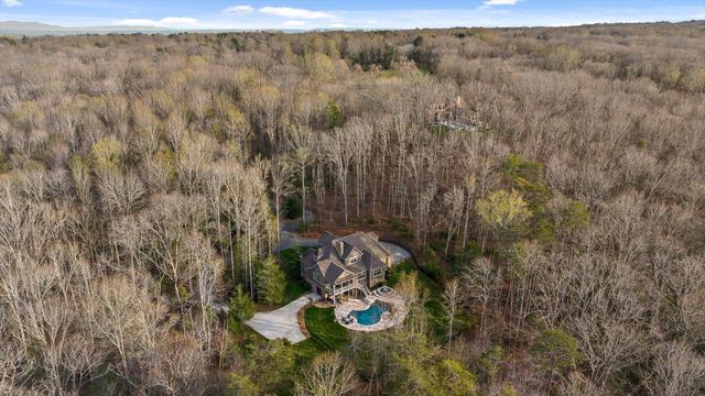 5426 Summerfield Lane, Signal Mountain, TN 37377