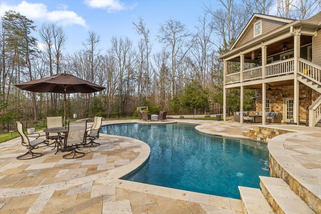 5426 Summerfield Lane, Signal Mountain, TN 37377