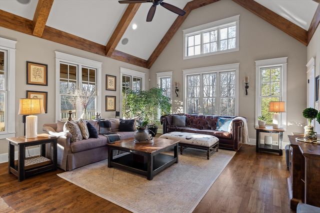 5426 Summerfield Lane, Signal Mountain, TN 37377