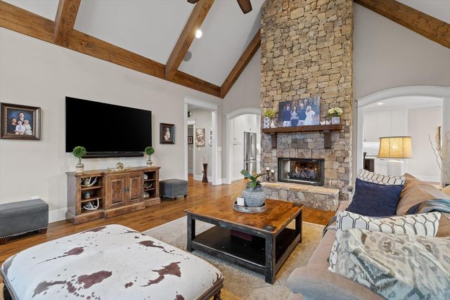 5426 Summerfield Lane, Signal Mountain, TN 37377