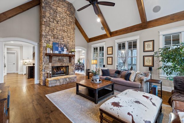 5426 Summerfield Lane, Signal Mountain, TN 37377