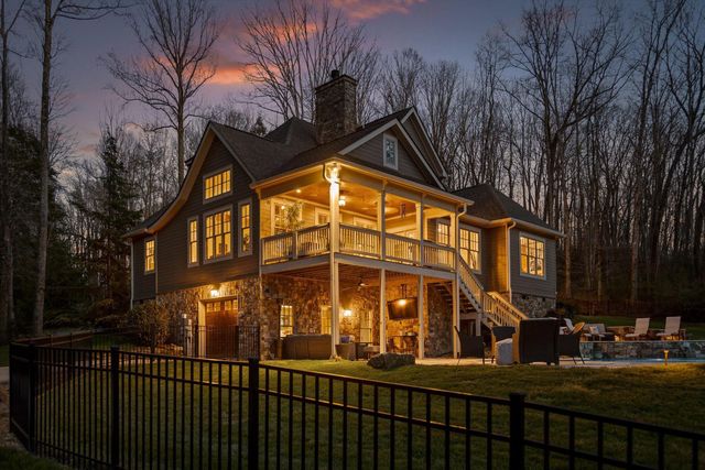 5426 Summerfield Lane, Signal Mountain, TN 37377